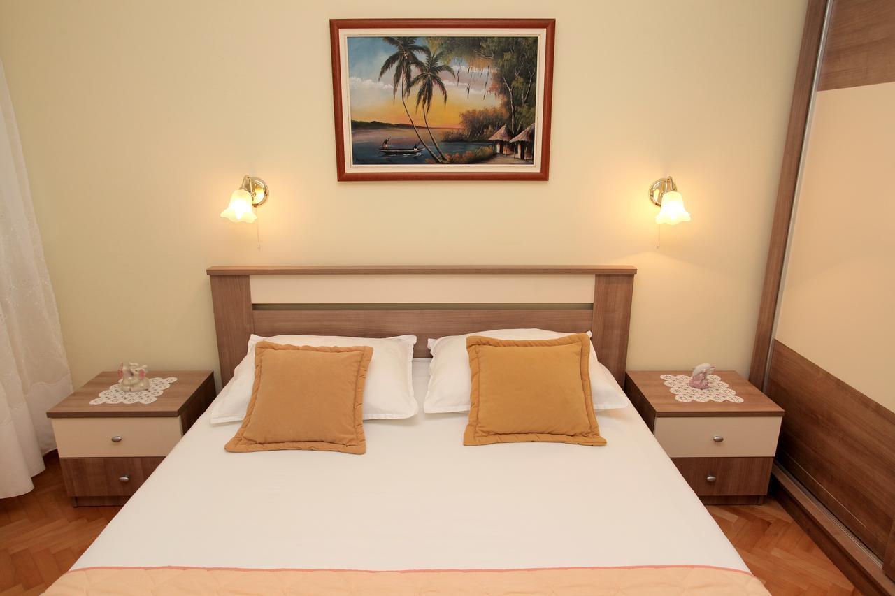 Apartment Carmen Trogir Dış mekan fotoğraf